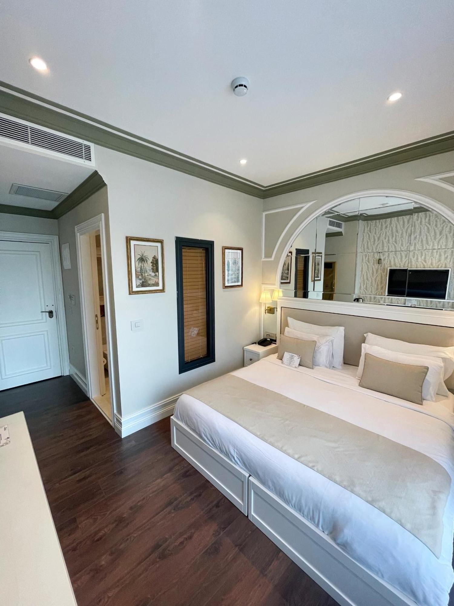 Dbd Hotel Bayrakli Измир Екстериор снимка