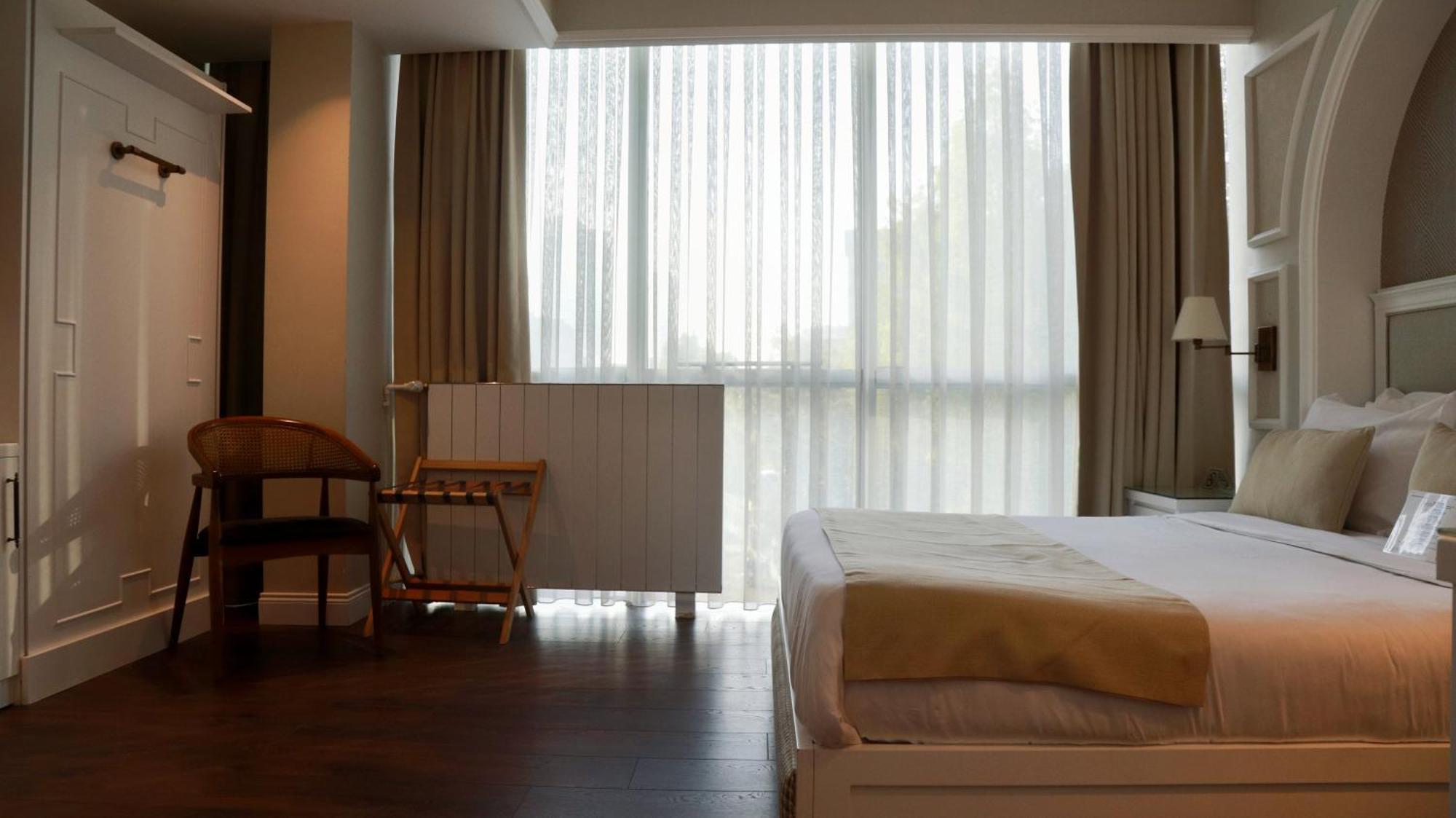 Dbd Hotel Bayrakli Измир Екстериор снимка