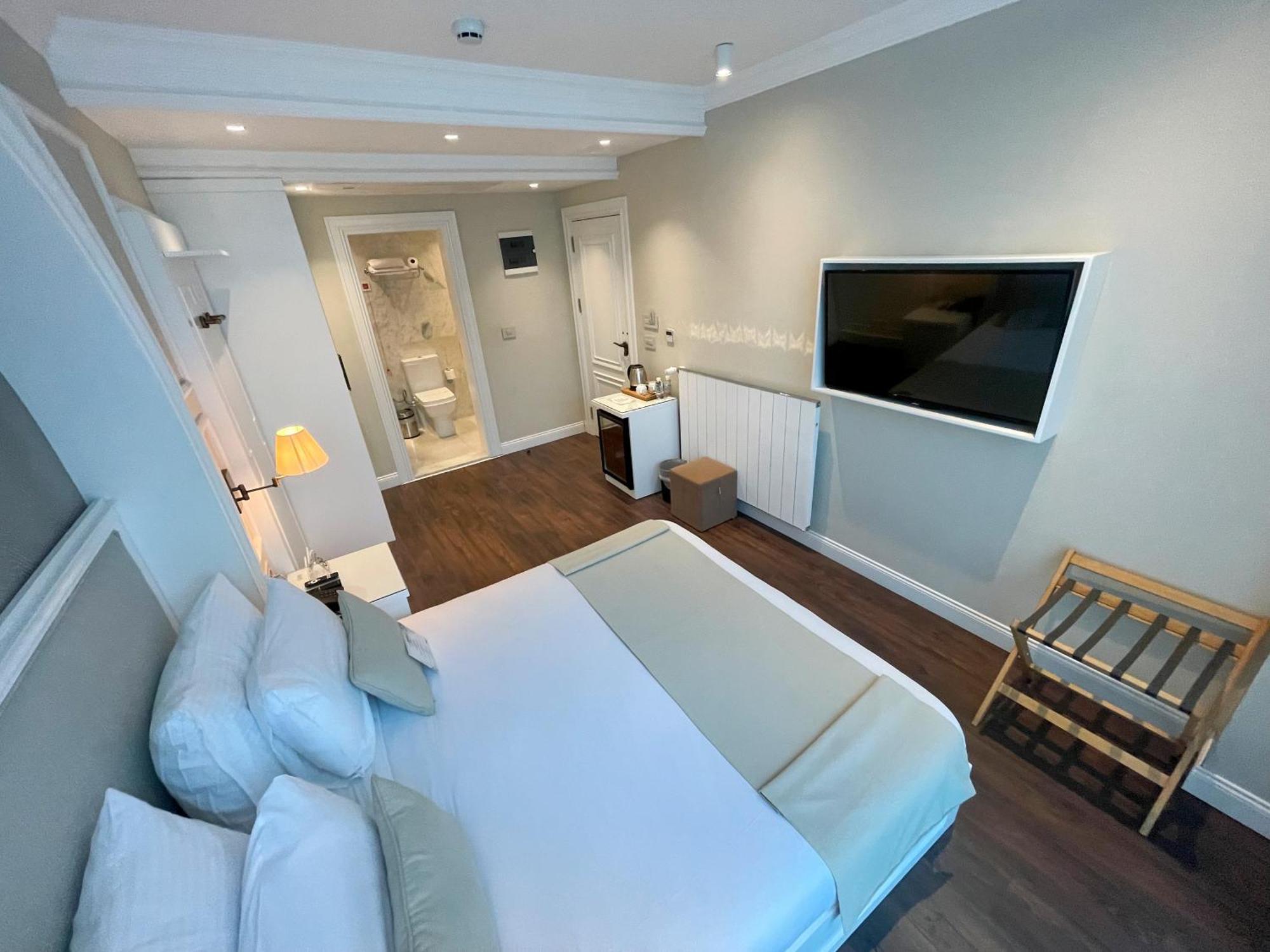 Dbd Hotel Bayrakli Измир Екстериор снимка