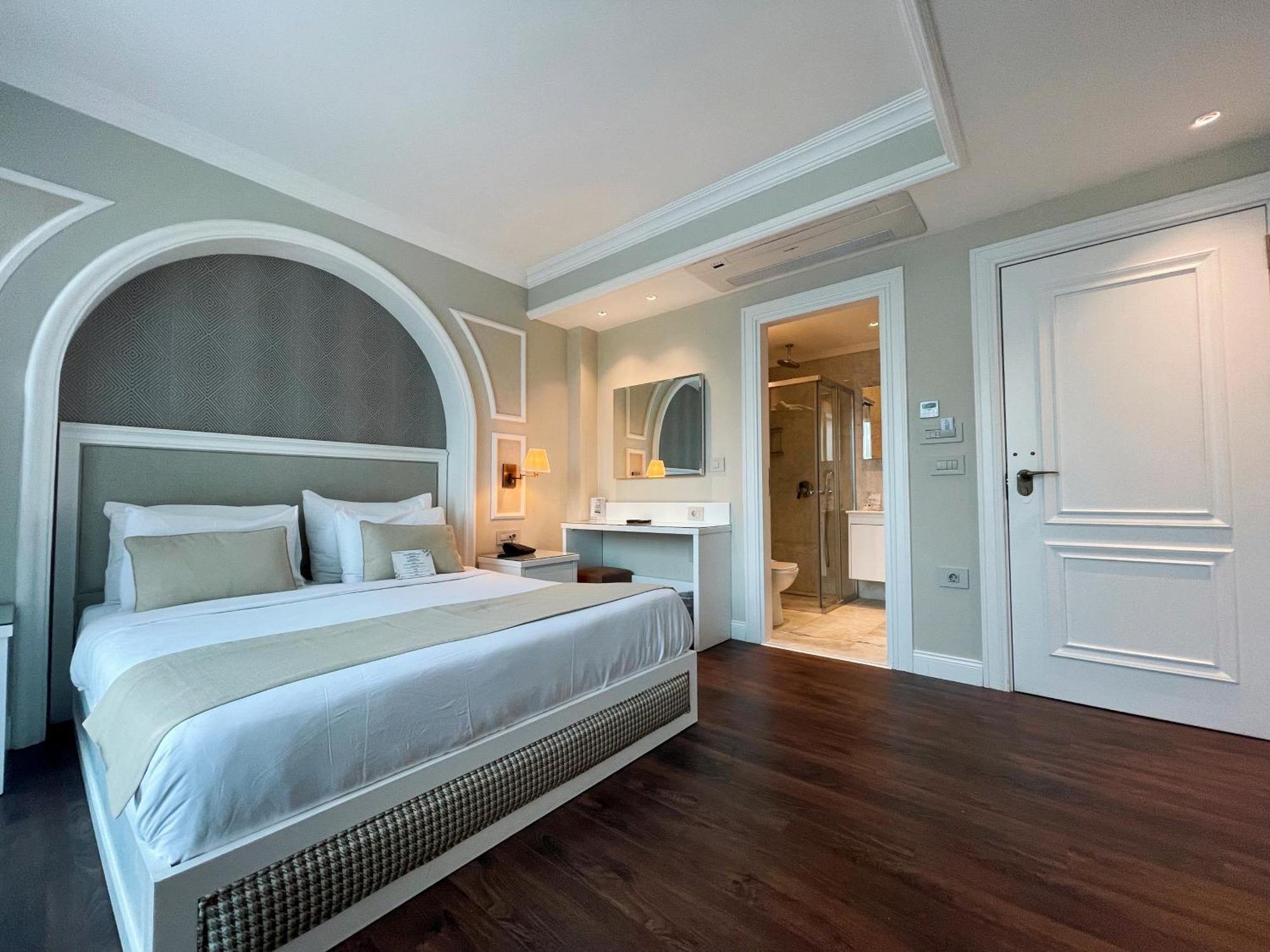 Dbd Hotel Bayrakli Измир Екстериор снимка
